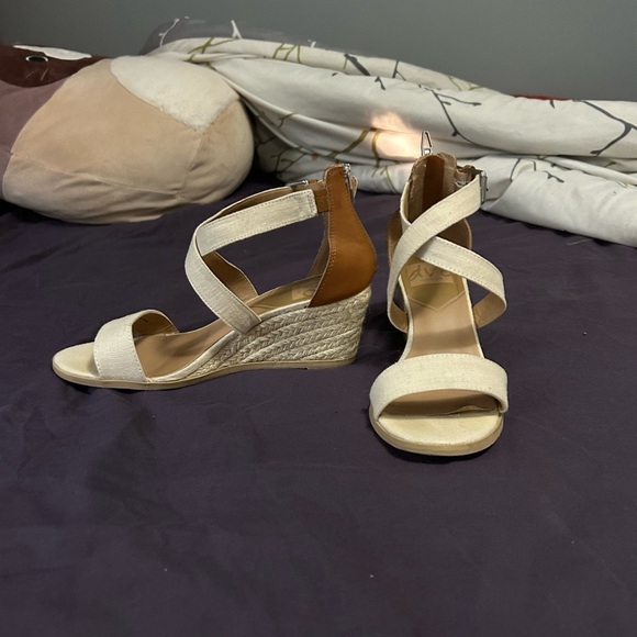 DV8 Lea Espadrille Wedge - Picture 1 of 6